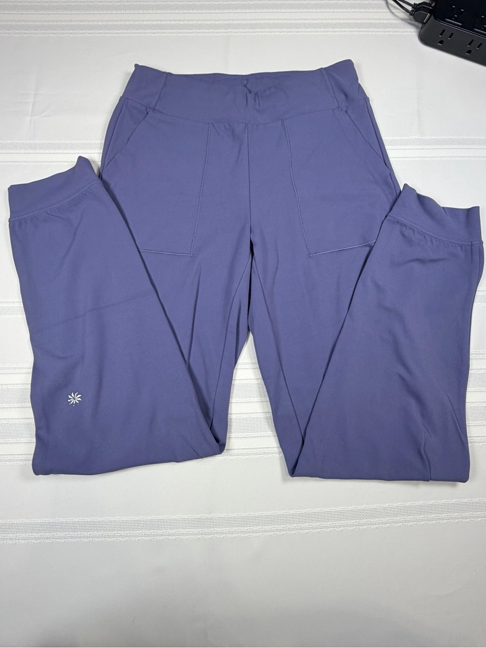 Girl’s Athleta Lavender Active Pants with Pockets
